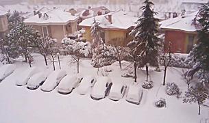 Снегопад парализовал жизнь в Стамбуле