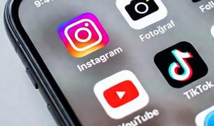 Турки проводят в интернете почти два дня в неделю