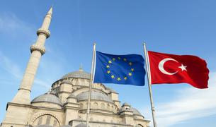 Турция стала единственной страной-кандидатом ЕС с пометкой «процесс приостановлен»