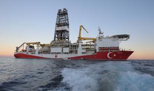 Турция не намерена прекращать бурение на шельфе Кипра