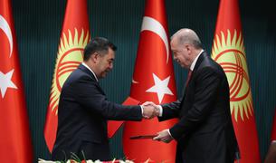 Эрдоган встретился с президентом Кыргызстана на фоне исчезновения преподавателя Инанды