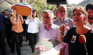 В Турции группа националистов напала на похороны матери члена прокурдской партии