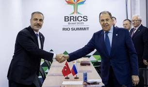 Главы МИД России и Турции выступили за политическое урегулирование региональных кризисов