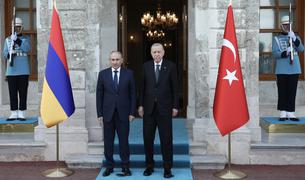 Пашинян заявил, что позитивно оценивает встречу с Эрдоганом
