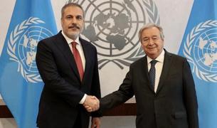 Глава МИД Турции обсудил с генсеком ООН пути стабилизации в регионе