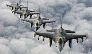 Четыре самолета F-16 ВВС Турции прибыли в Румынию для патрулирования в небе страны