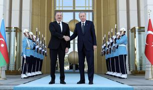 Алиев и Эрдоган обсудили двустороннее сотрудничество и региональные вопросы