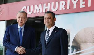 Эрдоган впервые за 18 лет посетил штаб-квартиру турецкой оппозиции