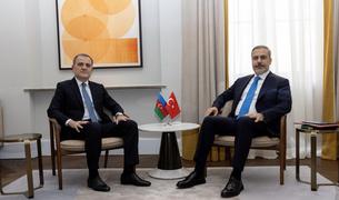 Главы МИД Азербайджана и Турции обсудили мирный процесс между Баку и Ереваном
