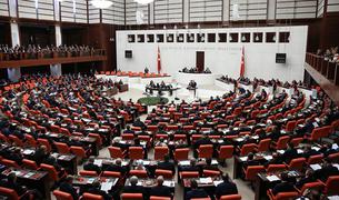 Правящий альянс Эрдогана получил 323 из 600 мест в парламенте Турции