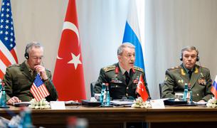 Главы генштабов Турции, США и России провели неожиданную встречу в Анталии