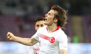 Турецкий футболист Чаглар Сеюнджу может перейти в гранд АПЛ