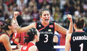 Российская волейболистка Маркова выиграла чемпионат Турции с «Вакыфбанком»