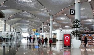 Турецкие туроператоры оспорят запрет на таблички в аэропорту Стамбула