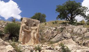 Чем древняя усыпальница Антиохома I в Турции привлекает туристов