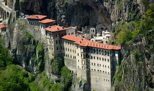 Монастырь Сумела принял более 514 тысяч посетителей в 2025 году