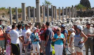 Россия заняла третье место по числу туристов в Турции в феврале