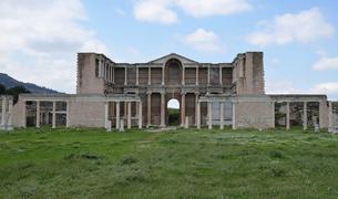 Внесенный в список ЮНЕСКО древний город Сарды в Турции привлекает туристов