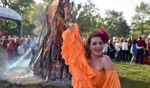 Эдирне на северо-западе Турции готовится к ярким весенним фестивалям