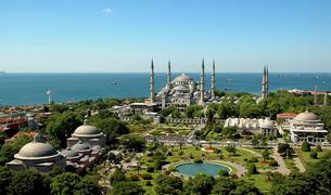 Число посетивших Турцию иностранных туристов упало в феврале более чем на 10%