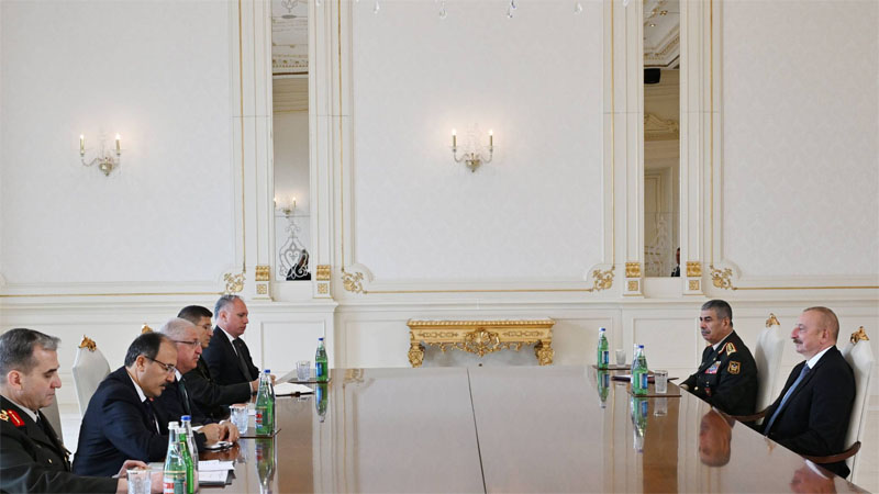 Алиев и министр обороны Турции обсудили двустороннее сотрудничество