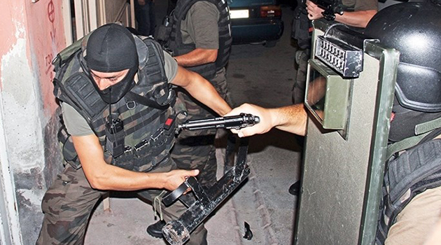 Полиция Стамбула задержала 17 человек, подозреваемых в причастности к ИГ