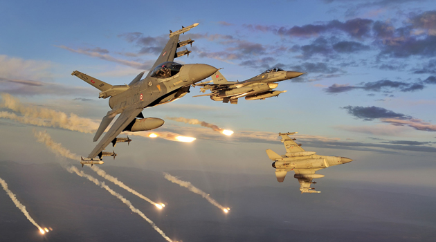 Турция обвиняет Грецию в преследовании турецких истребителей F-16 над Эгейским морем