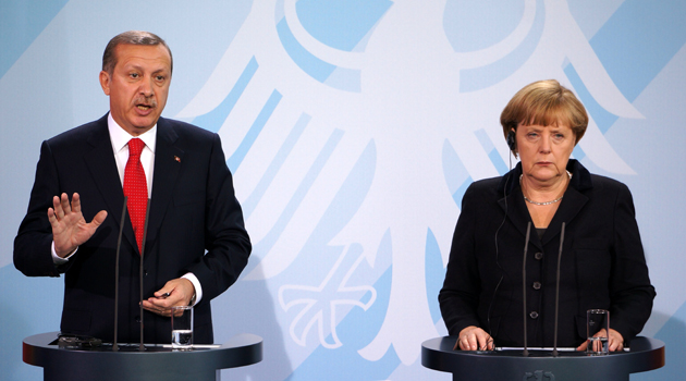 Турецкие немцы больше любят Меркель, чем Эрдогана