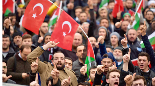 На фоне иерусалимского вопроса Турцию охватили антизападные настроения