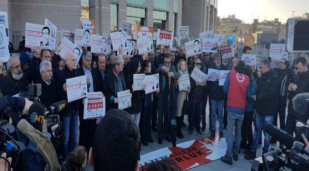 На этой неделе в Турции судят независимую прессу