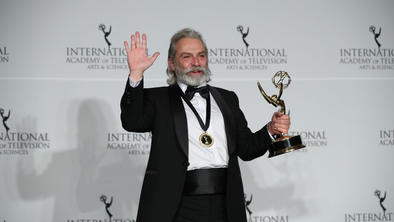 Турецкий актёр Халук Бильгинер получил Emmy за лучшую мужскую роль