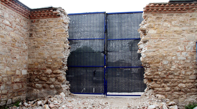 В Бурсе разгорелся скандал на почве реконструкции сооружения Османской эпохи