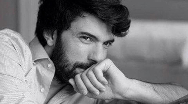 Турецкий актёр Энгин Акюрек готовится к вручению «Эмми»