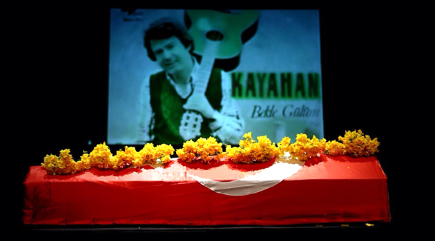 Турция попрощалась с выдающимся музыкантом и певцом Каяханом