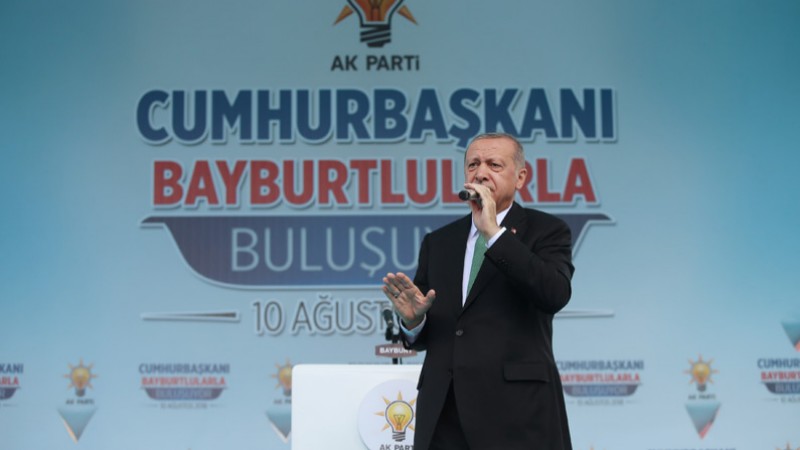 Эрдоган прокомментировал падение курса лиры к доллару
