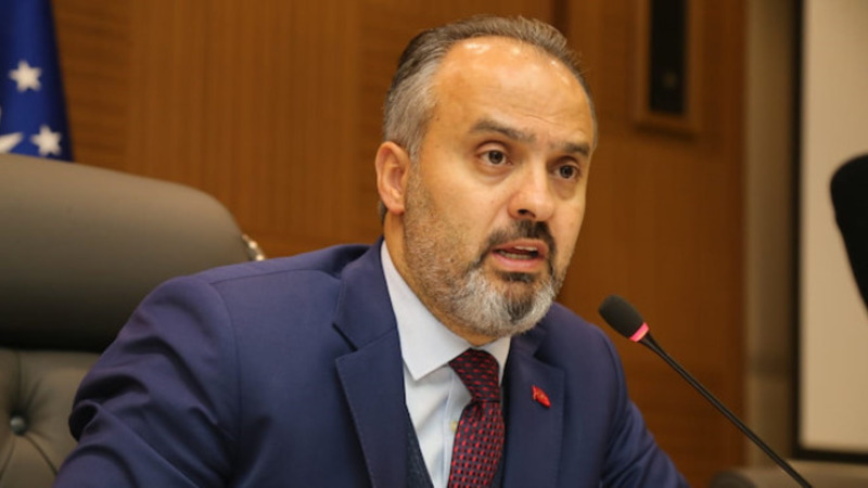 Мэр правящей партии Турции возглавил шесть дочерних компаний