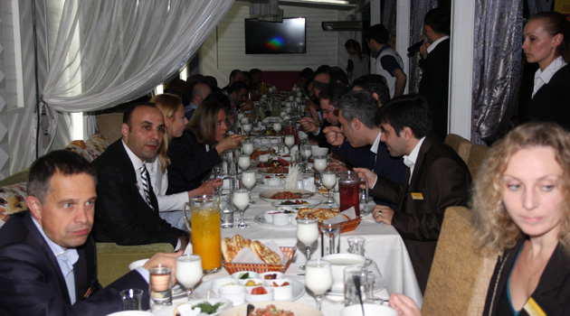 «Деловое сотрудничество» и DHL за ужином обсудили логистические потребности российско-турецкой торговли