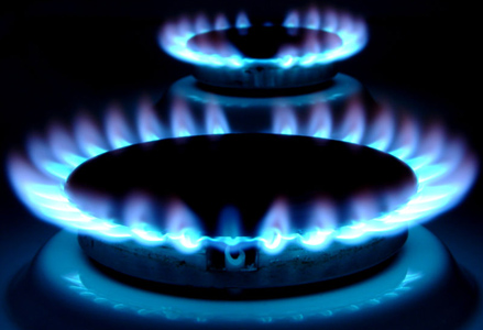 Танер Йылдыз: частный сектор продает газ дешевле
