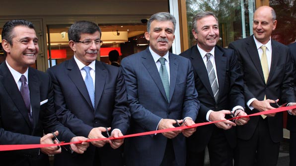 Президент Турции Абдуллах Гюль открыл в Ярославле отель, построенный турецкой фирмой