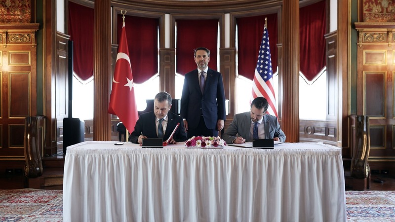 Глава Минэнерго: Botas и ExxonMobil заключили сделку о поставках в Турцию СПГ