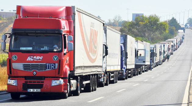 На границе Болгарии и Турции в очереди стоят 640 грузовиков