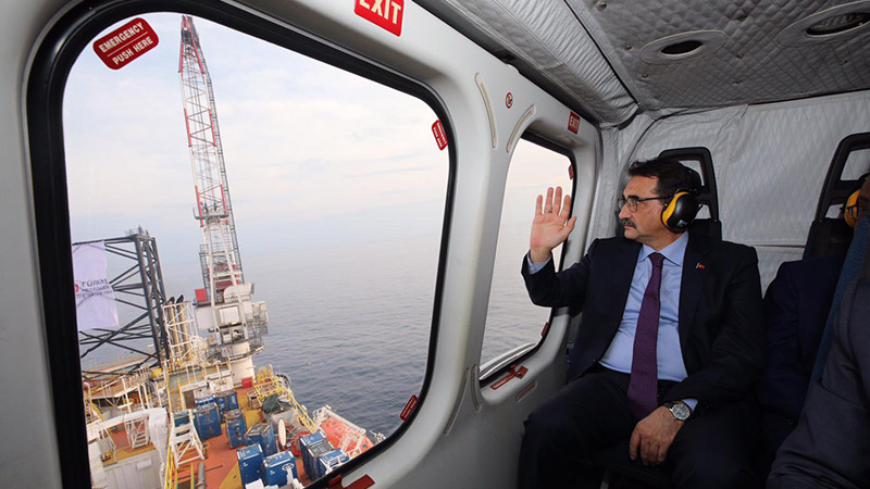 Турция начала бурение мелководной скважины в Средиземном море