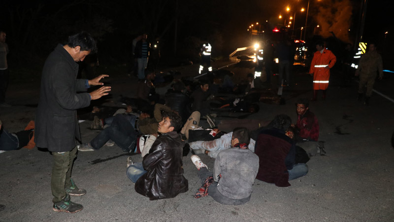 Автобус с мигрантами попал в аварию на востоке Турции: 15 человек погибли