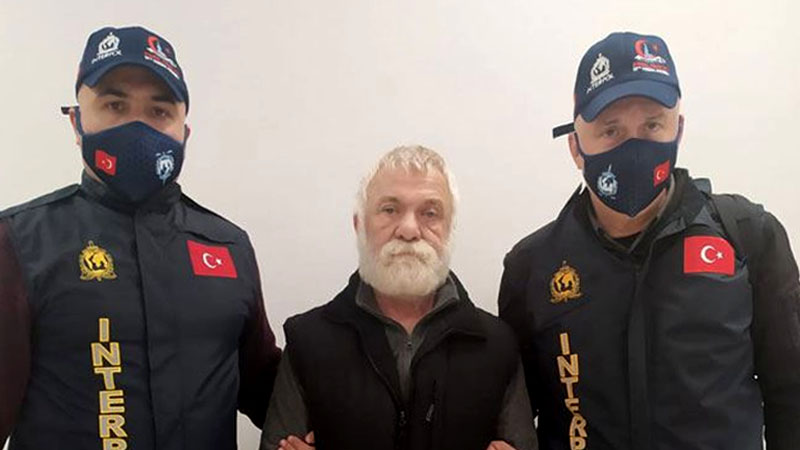 Суд в Анкаре постановил взять под стражу подозреваемого в убийстве учёного в 2002 году сразу после его экстрадиции из Болгарии