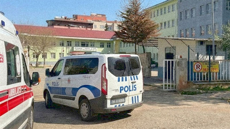 Инцидент со стрельбой в школе в Турции: пострадали 16 человек, напавший погиб