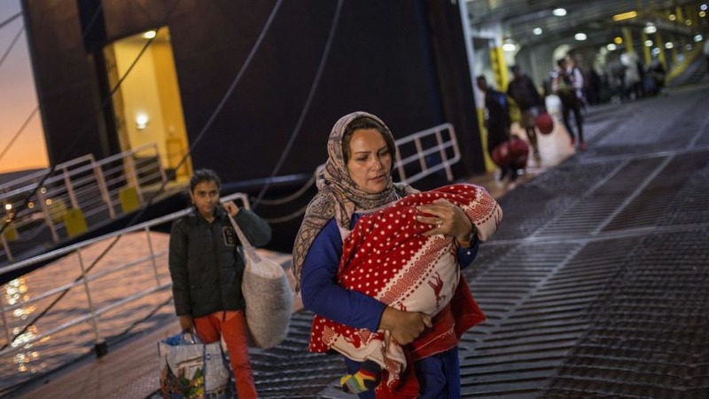Нелегальные мигранты, направляющиеся в Европу, собираются на западе Турции