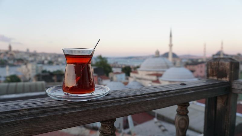 Турки потребляют ежегодно в среднем 1 тыс. 300 чашек чая