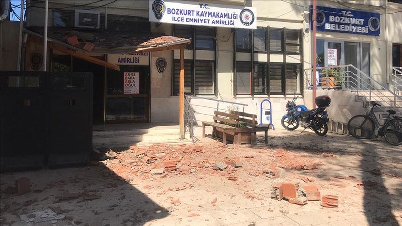 Более 20 человек пострадали после землетрясений в Турции