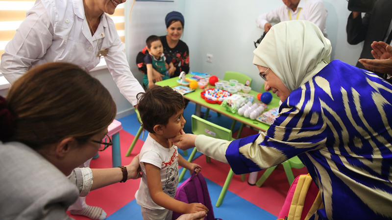 Эмине Эрдоган открыла в Душанбе центр реабилитации инвалидов