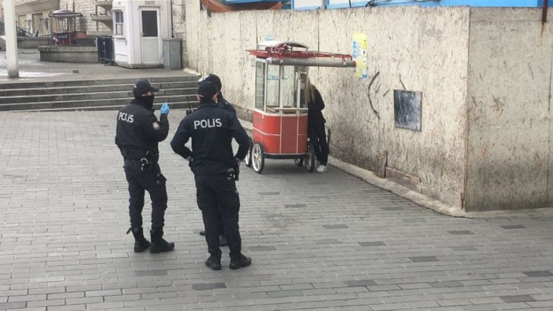 В Турции двух пациентов, сбежавших из карантина по коронавирусу, задержала полиция